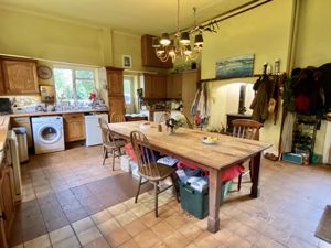 Breakfast Kitchen- click for photo gallery